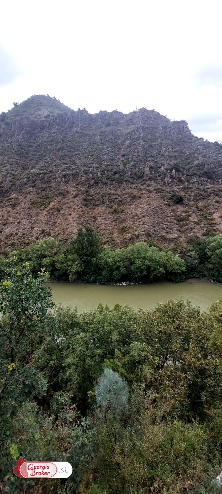 იყიდება ახალი გარემონტებული 9 ოთახიანი  აგარაკი არმაზში